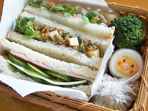 こどものお弁当★サンドイッチ＆ひよこ玉子